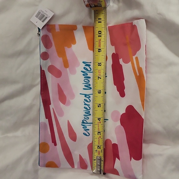 Thrive causemetics make up bag - Picture 4 of 6